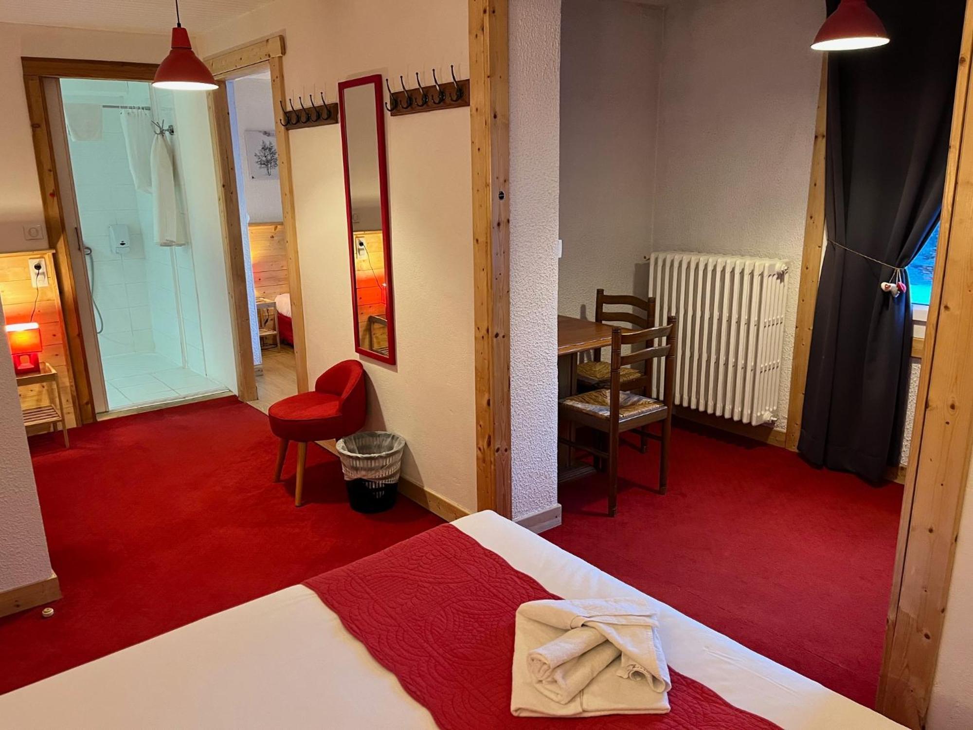 Hotel Valentin Pied Des Pistes Λε Ντεζ Αλπ Εξωτερικό φωτογραφία